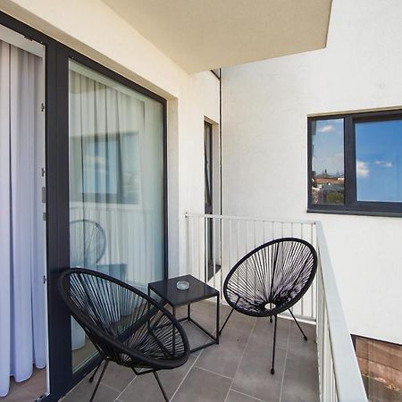 Duo Vibe Apartment Oradea Extérieur photo